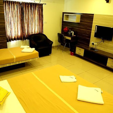 Samarth Residency Hotell Hosapete Exteriör bild