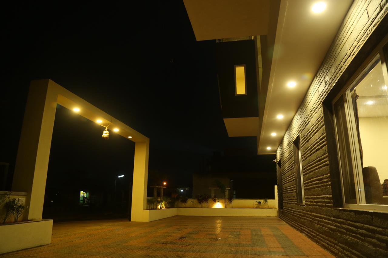 Samarth Residency Hotell Hosapete Exteriör bild