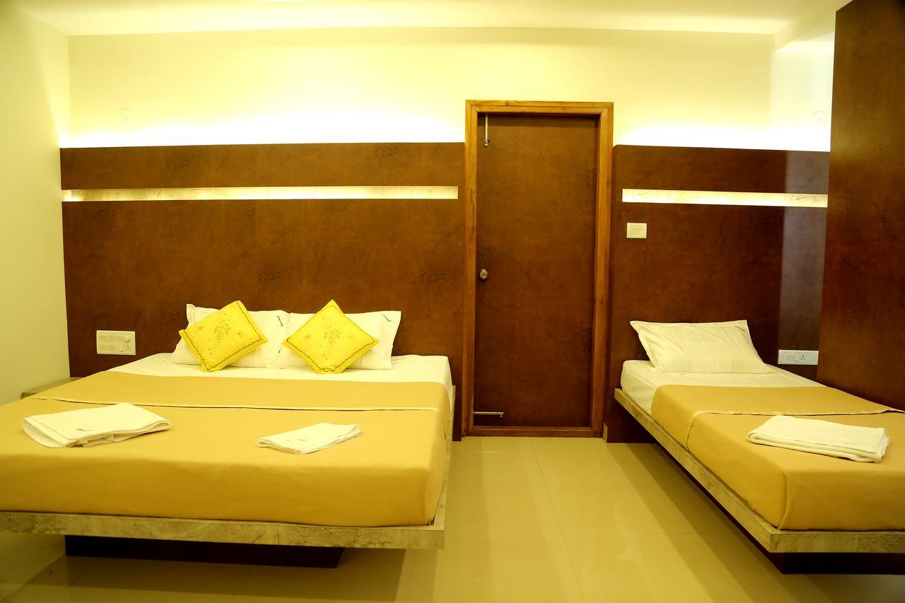 Samarth Residency Hotell Hosapete Exteriör bild